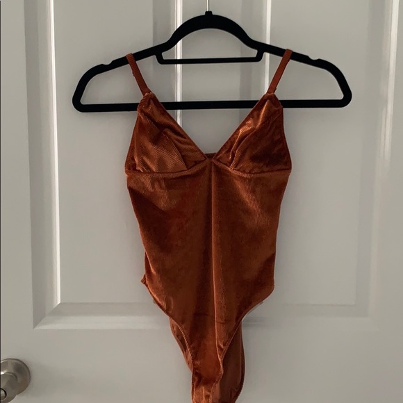 Urban outfitters velvet body suit - Picture 1 of 4